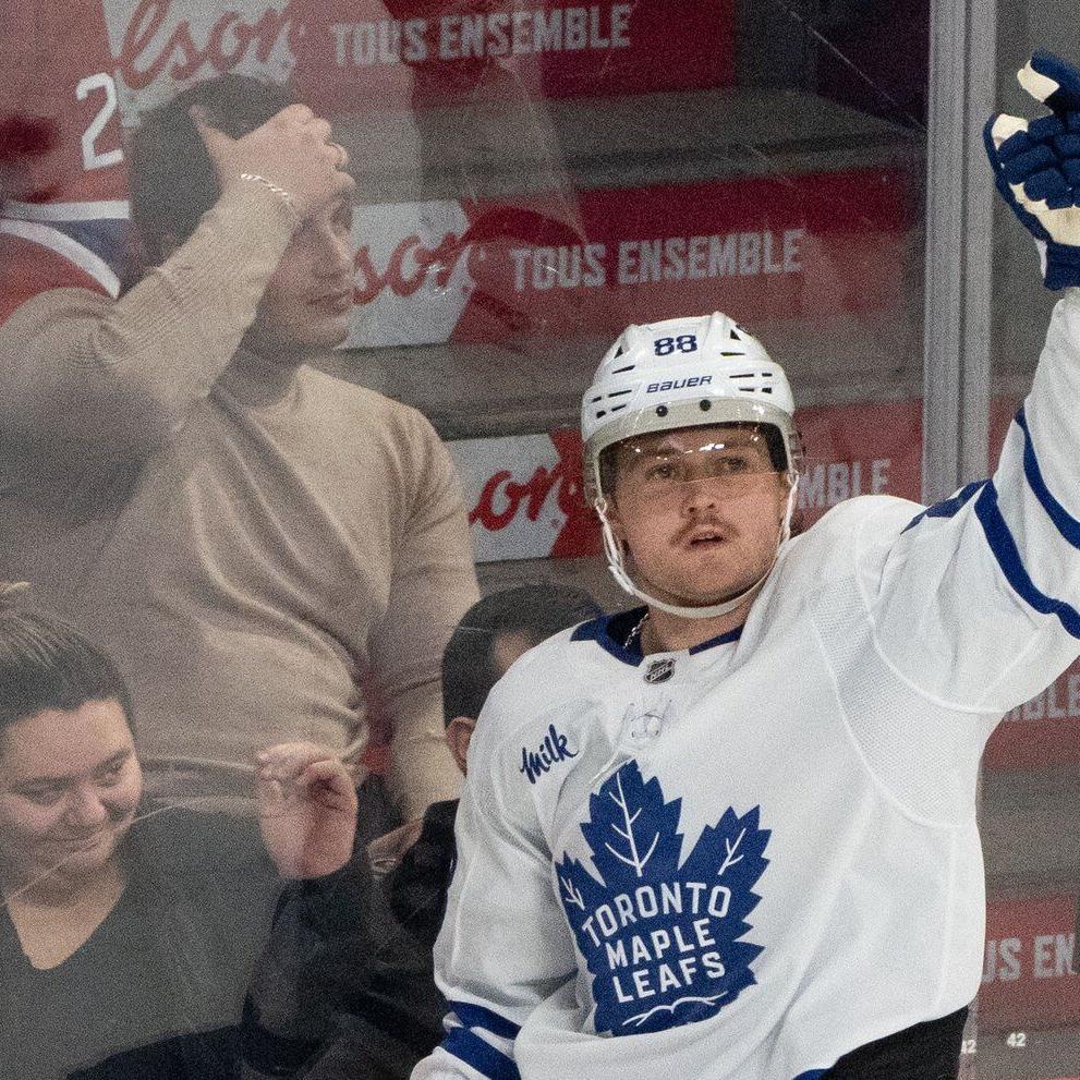 Leafs bounce back from three goals down to stun Canadiens 7-3